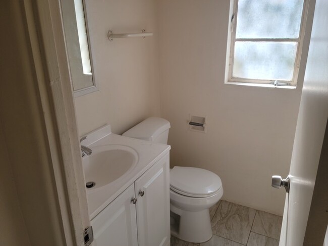 Foto del edificio - SINGLE LEVEL TOWNHOME !! LEASE TO OWN $194...