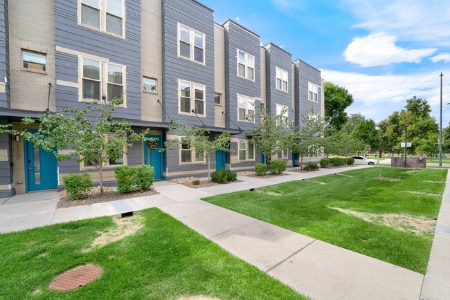 Building Photo - 1276 W 11th Ave