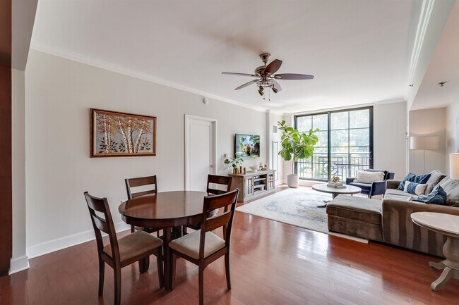 Foto del edificio - 1025 Maxwell Ln