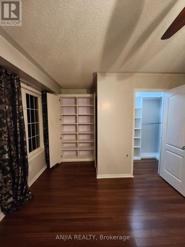 Building Photo - 3264 Flagstone Dr