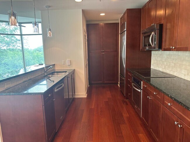 Building Photo - 2795 Peachtree Rd