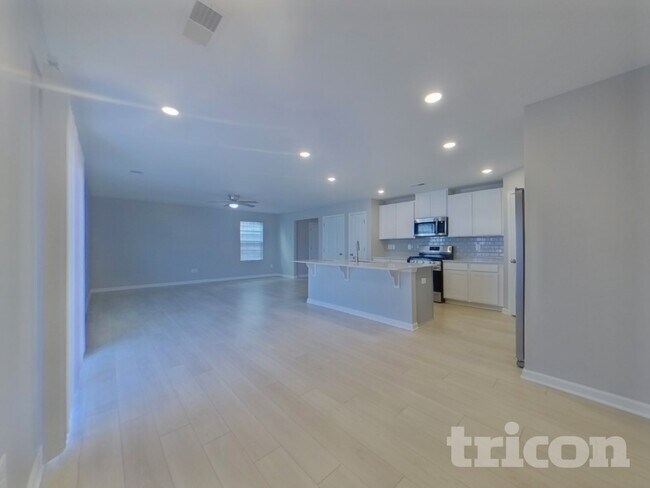 Building Photo - 1918 Landrow Ln