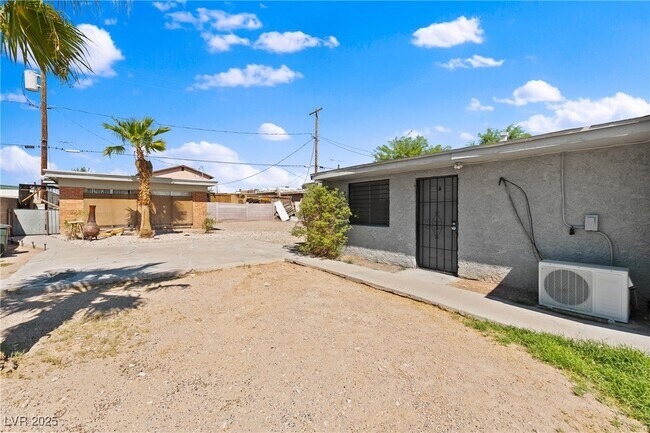 Foto del edificio - 2529 N Webster St