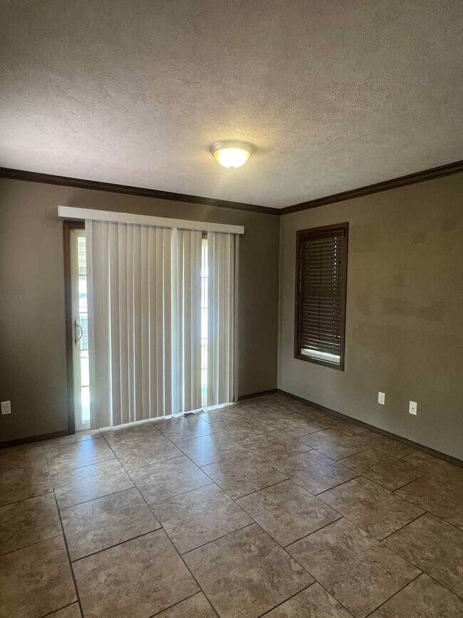 Building Photo - Beautiful 3BR/2BA Home in Joplin, MO with ...