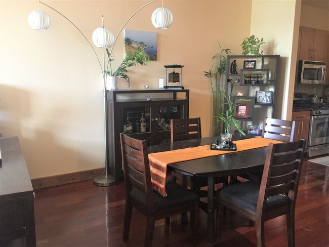 Foto del edificio - 3133 N Lakewood Ave