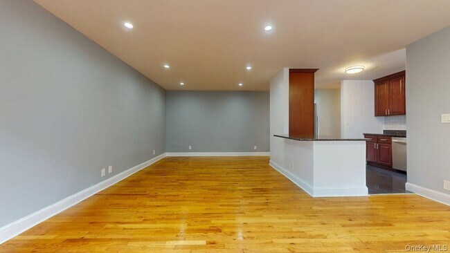 Foto del edificio - 105-20 66th Ave