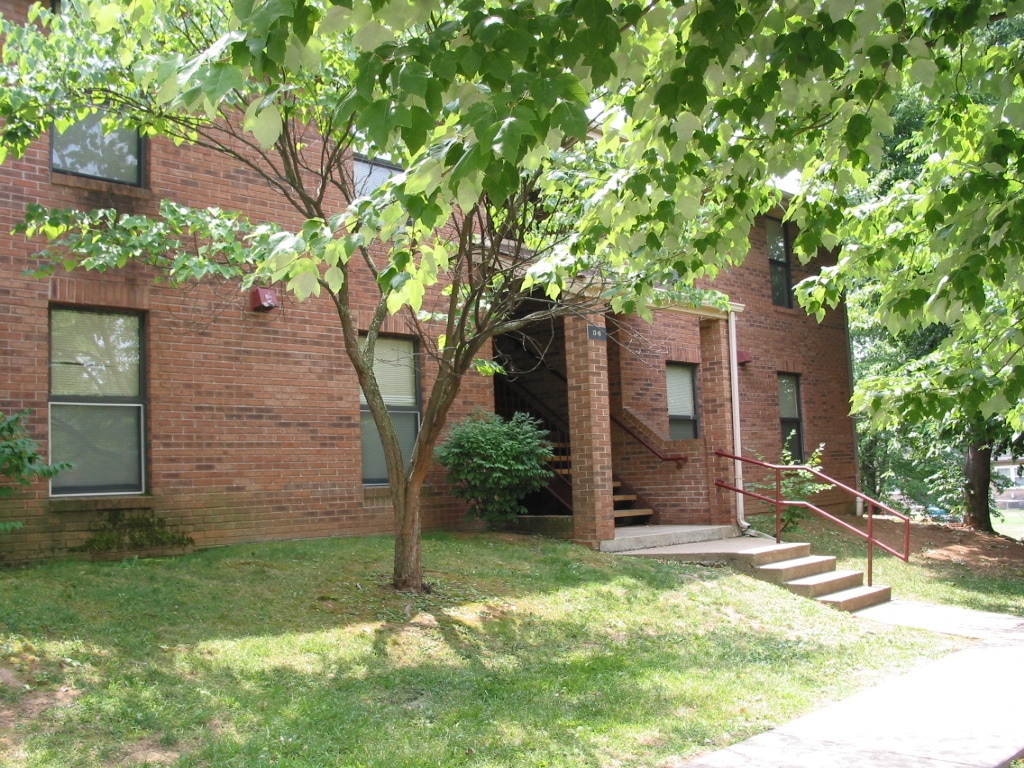 Primary Photo - 120 Hiawatha Trail