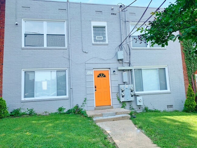 Building Photo - 1483 Bangor St SE