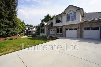 Building Photo - 1702 W Dry Creek Rd