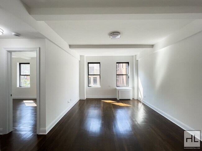 Foto del edificio - EAST 37 STREET