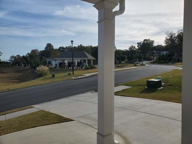 Foto del edificio - 2921 Salinger Wy