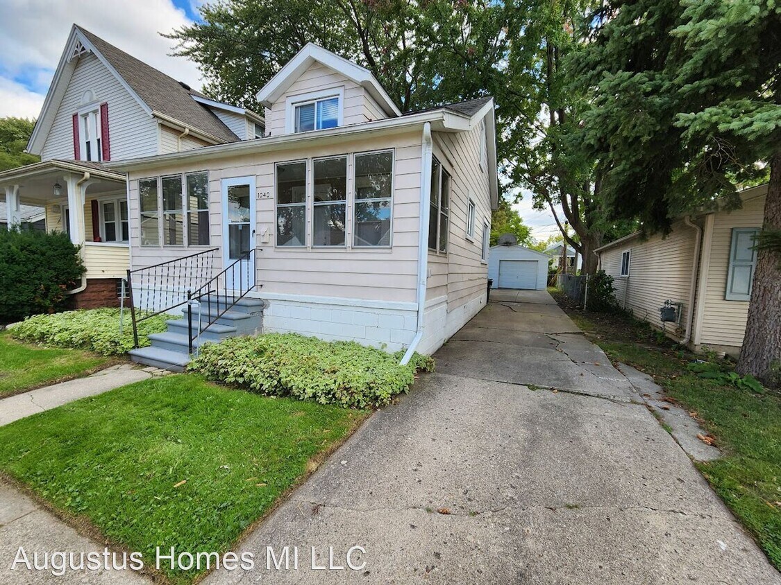 Primary Photo - 3 br, 1 bath House - 1040 Rosewood