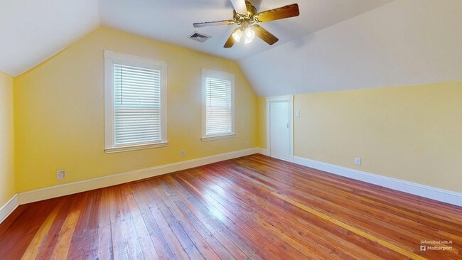 Building Photo - 72 Clinton St