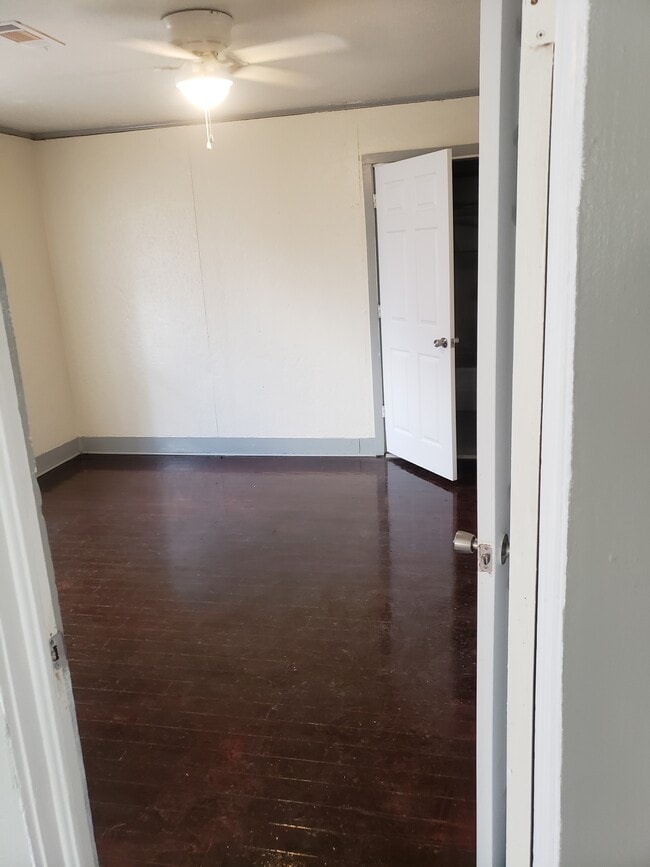 Bonus Room - 309 S Canal St