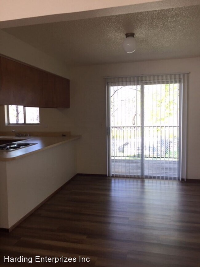 Foto del edificio - 2 br, 2 bath Apartment - 5921 Camino Lane ...
