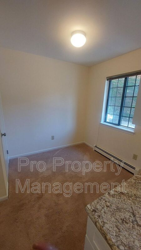 Building Photo - 28 Andover Ct