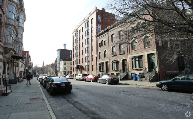 Building Photo - 360 State St