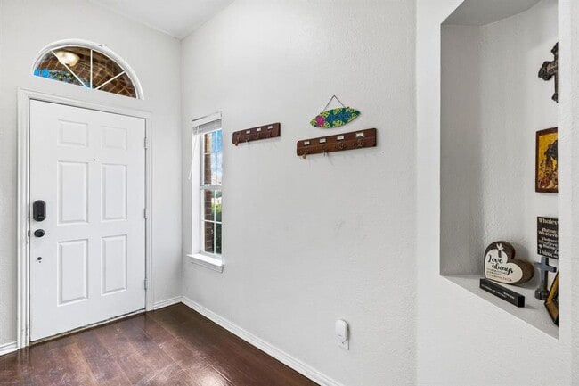 Building Photo - 1055 Port Sullivan Dr