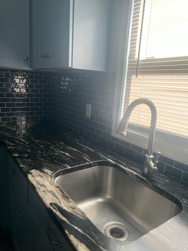 Foto del edificio - 1108 Bancroft Ave