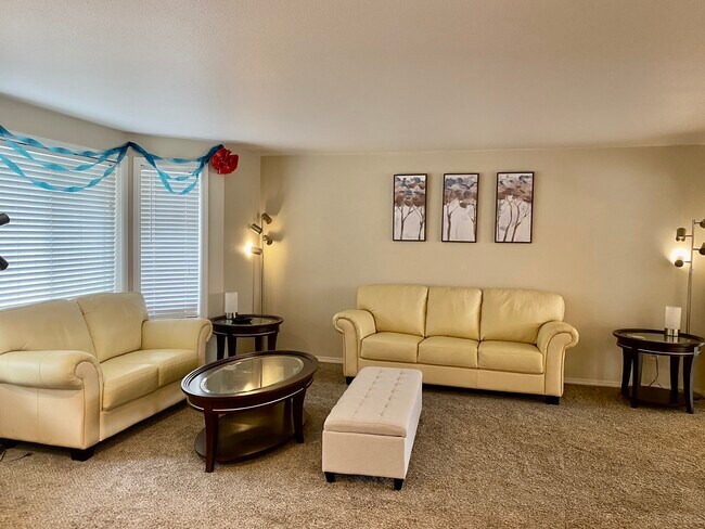 Foto del edificio - 458 Trout Ave