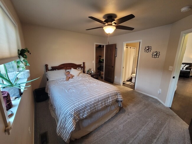 Building Photo - 4041 S Homerun Ave
