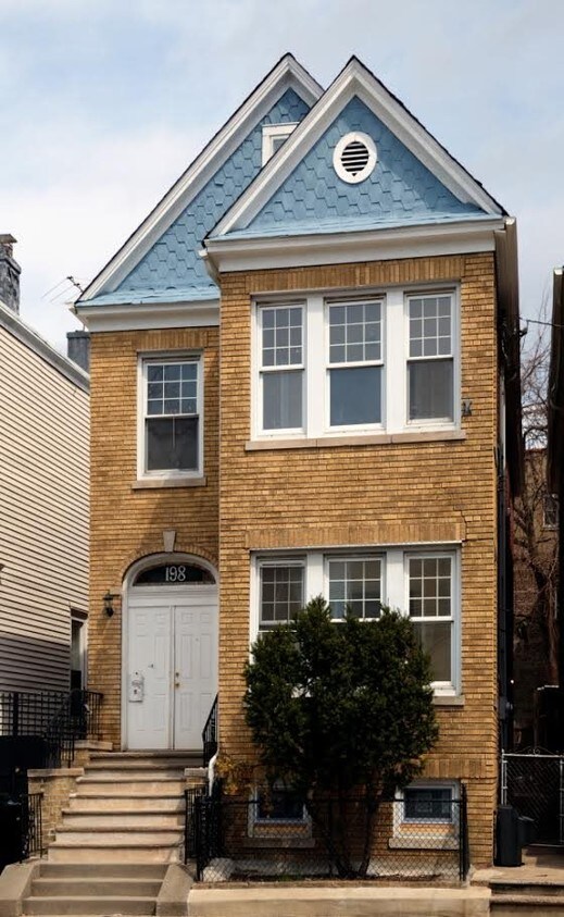 Foto principal - 198 Danforth Ave