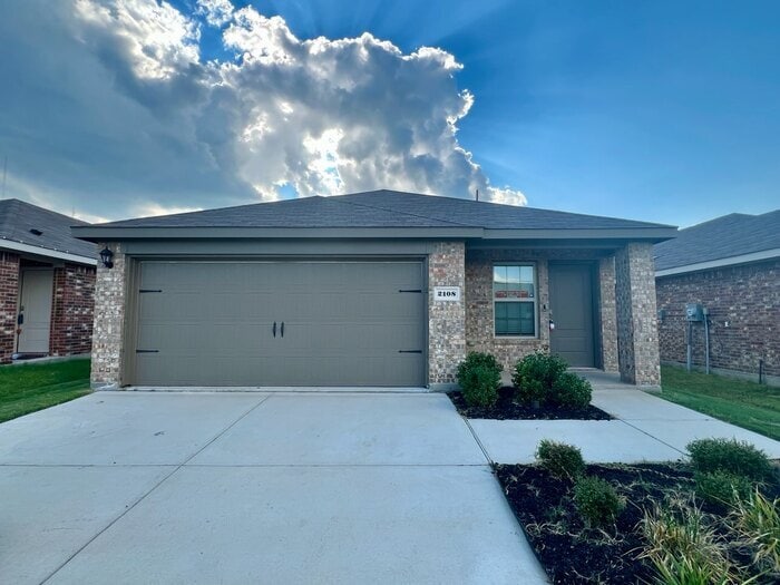 Primary Photo - Charming 3-Bedroom 2-Baths Home in Magnolia