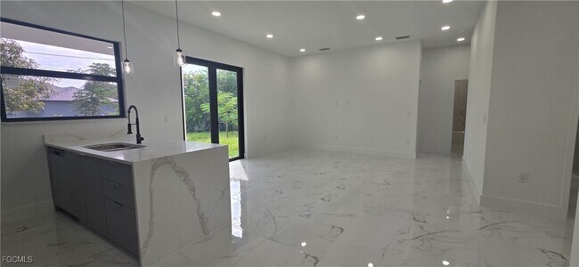 Foto del edificio - 1631 NE 34th St