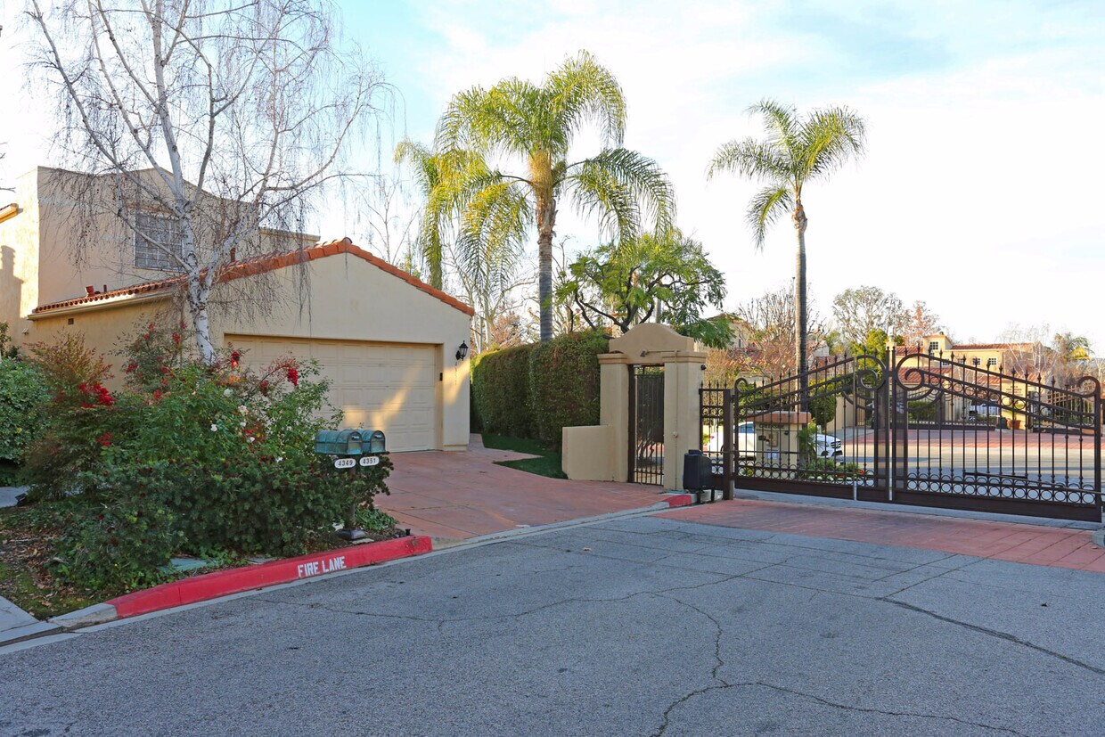 4351 Park Arroyo, Calabasas, CA 91302 Townhome Rentals in Calabasas CA