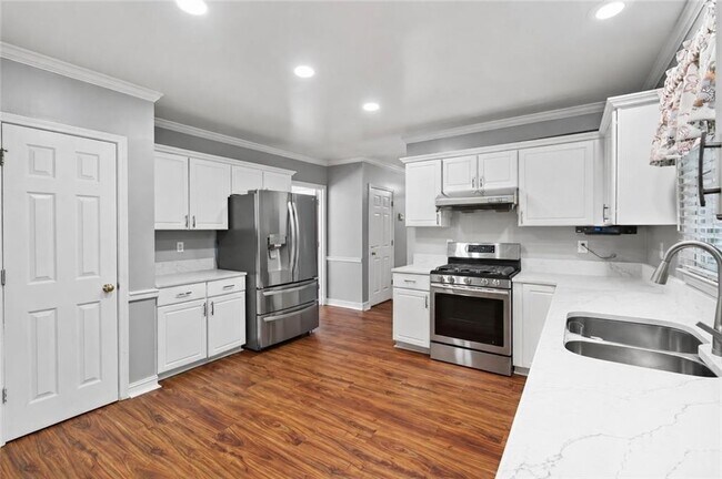Foto del edificio - 3760 Peachbluff Ct