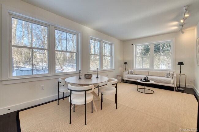 Foto del edificio - 13595 Soundview Ave