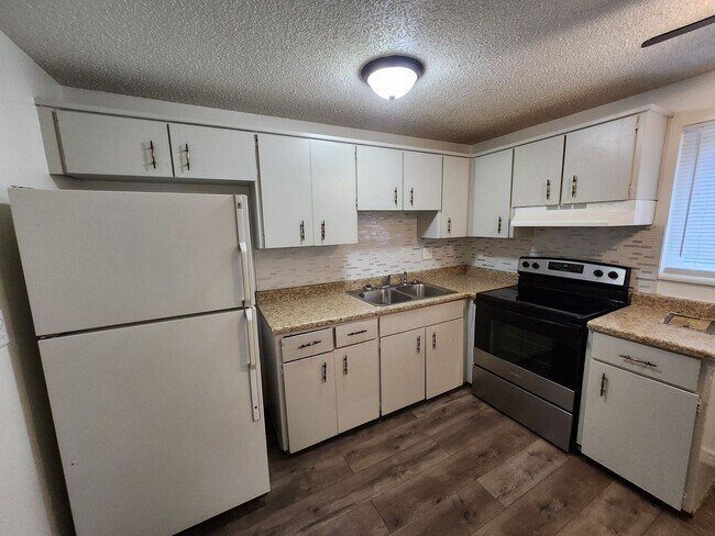 Building Photo - 7140 Alegre Cir