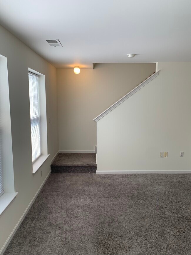 Foto del edificio - 1330 N Marshall St