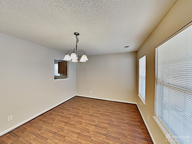 Foto del edificio - 929 Schofield Ln