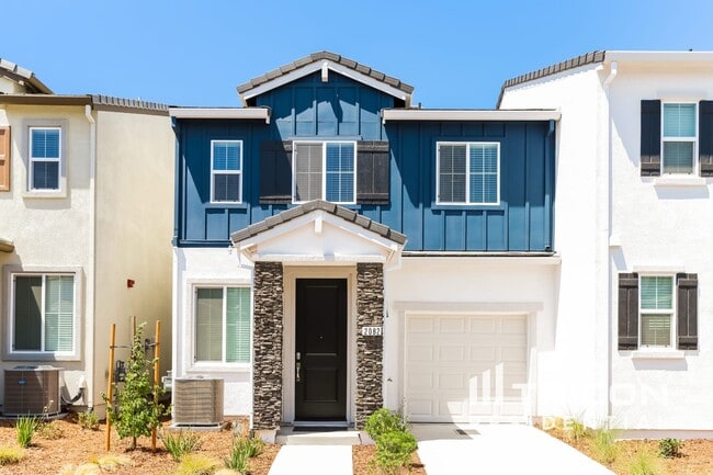 Interior Photo - Tricon Twelve Bridges