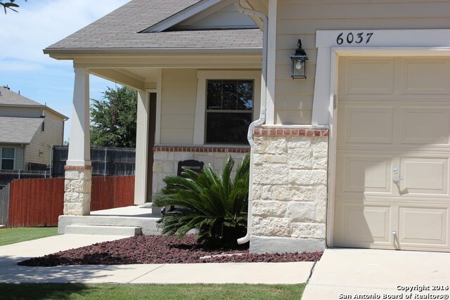 Foto del edificio - Great 4 Bedroom, 3 Bathroom Home Available in Scenic Hills (Cibolo/Schertz) Realtor Commission: $600