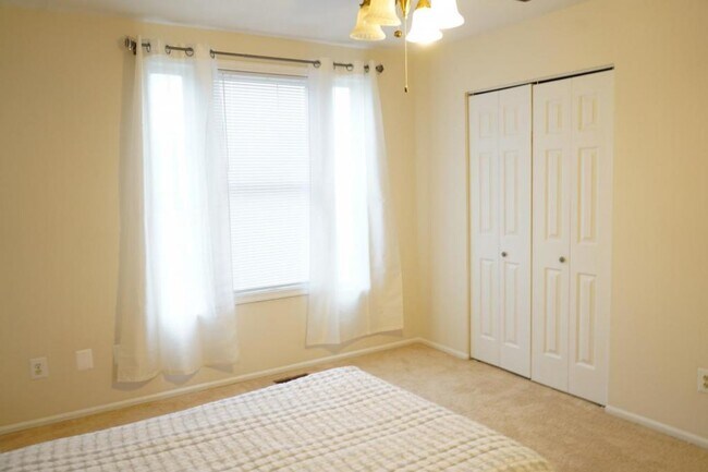 Building Photo - 5074 Blenny Ct