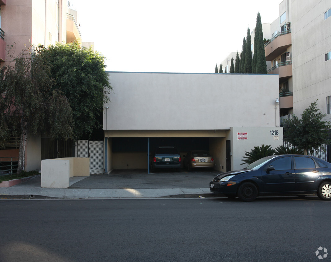 Primary Photo - 1216 N Las Palmas Ave