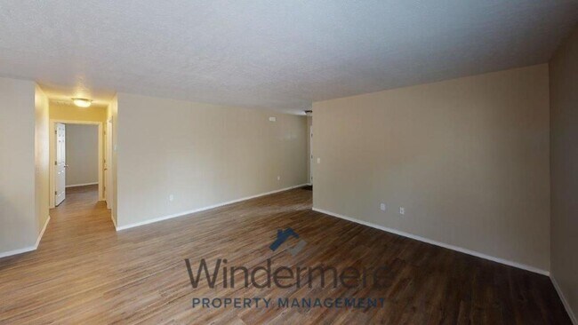 Foto del edificio - 122 W Maple St