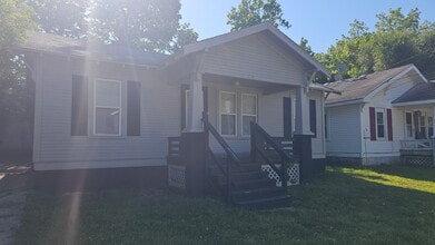 Building Photo - 412 S Fort Ave