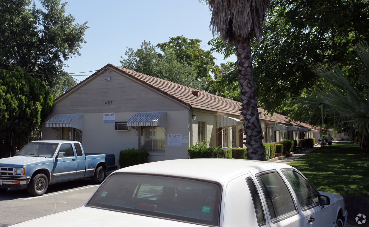 Building Photo - Glide Avenue Apartments