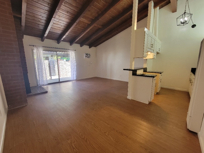 Building Photo - 7340 Ventura Canyon Ave
