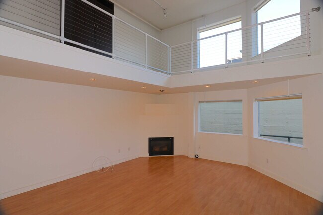 Building Photo - 388 Townsend St