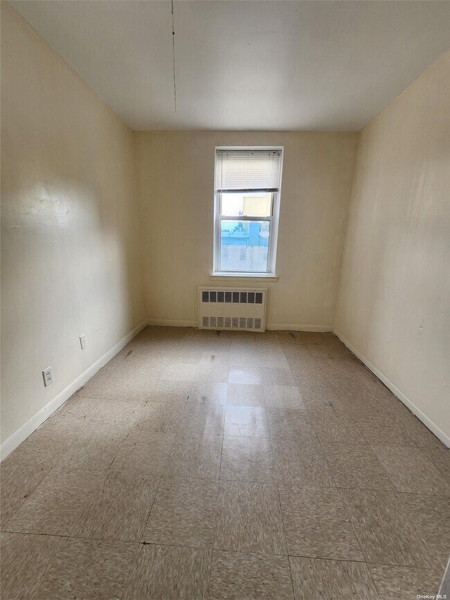 Building Photo - 88-22 172nd St