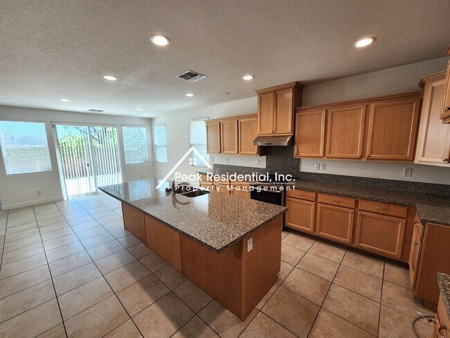 Foto del edificio - Very Nice 4bd/3ba Elk Grove Home in Gated ...