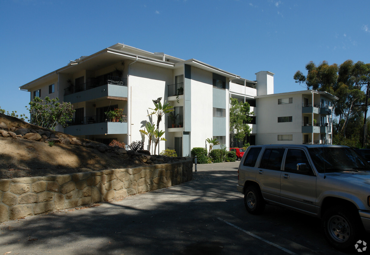 Foto principal - Riviera Hills Apartments