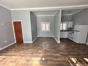 Building Photo - 9&11 Elm Rd