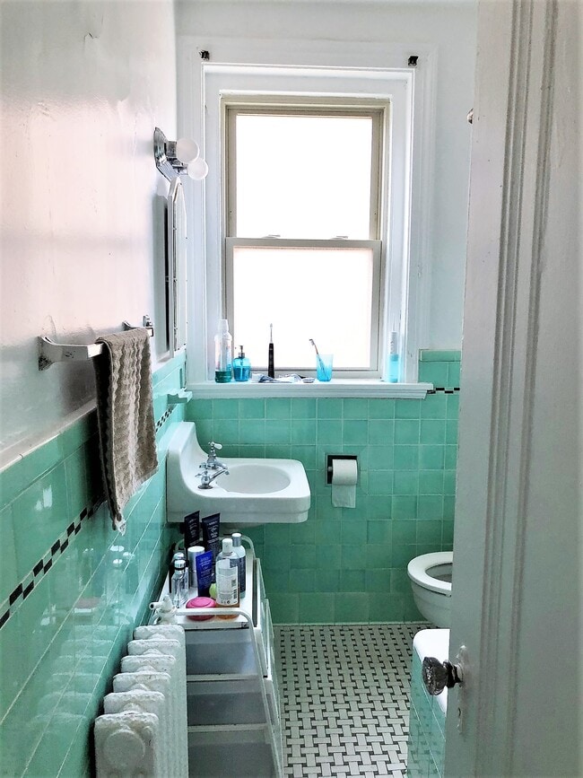 5640 Hobart St Unit 2, Pittsburgh, PA 15217 5640 Hobart St