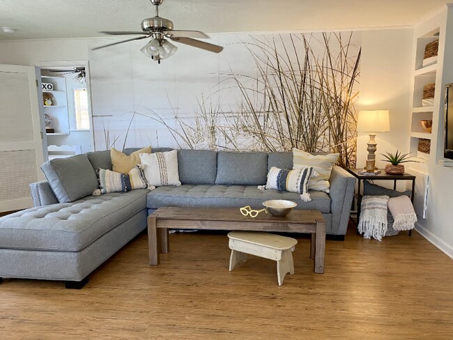 Building Photo - 21829 Pompano Ave