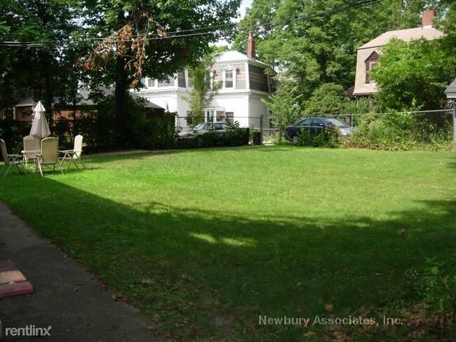 Building Photo - 48 Bellevue St
